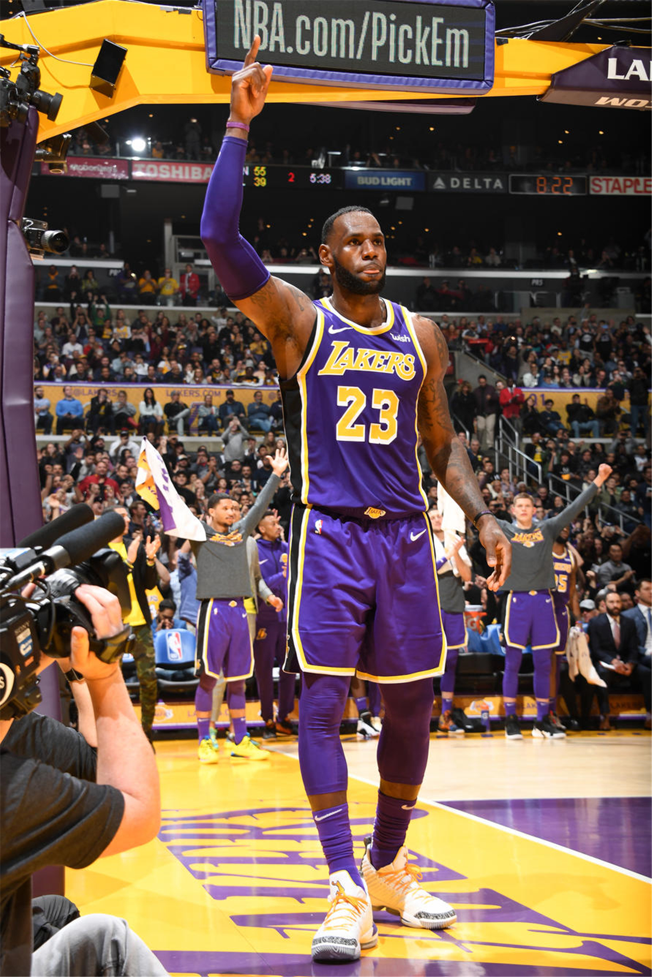 也逼迫国安 也逼迫国安